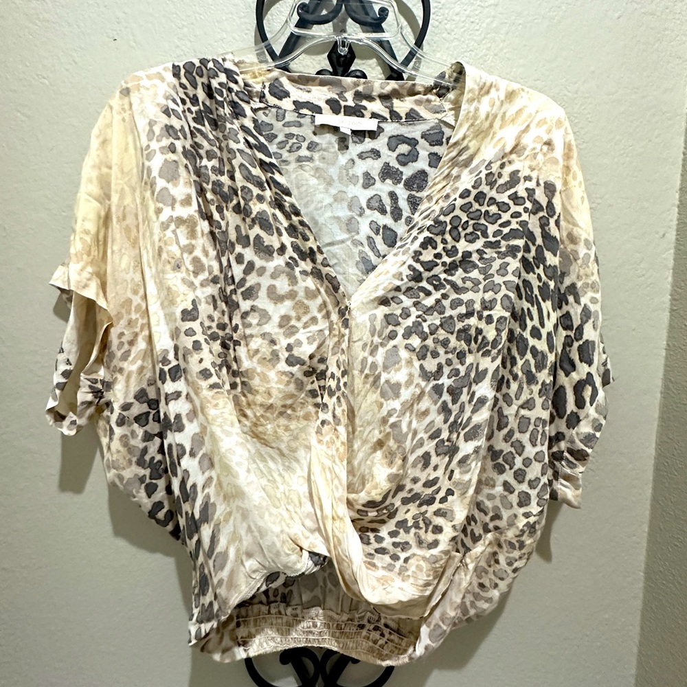 Olivaceous Leopard V-neck Top